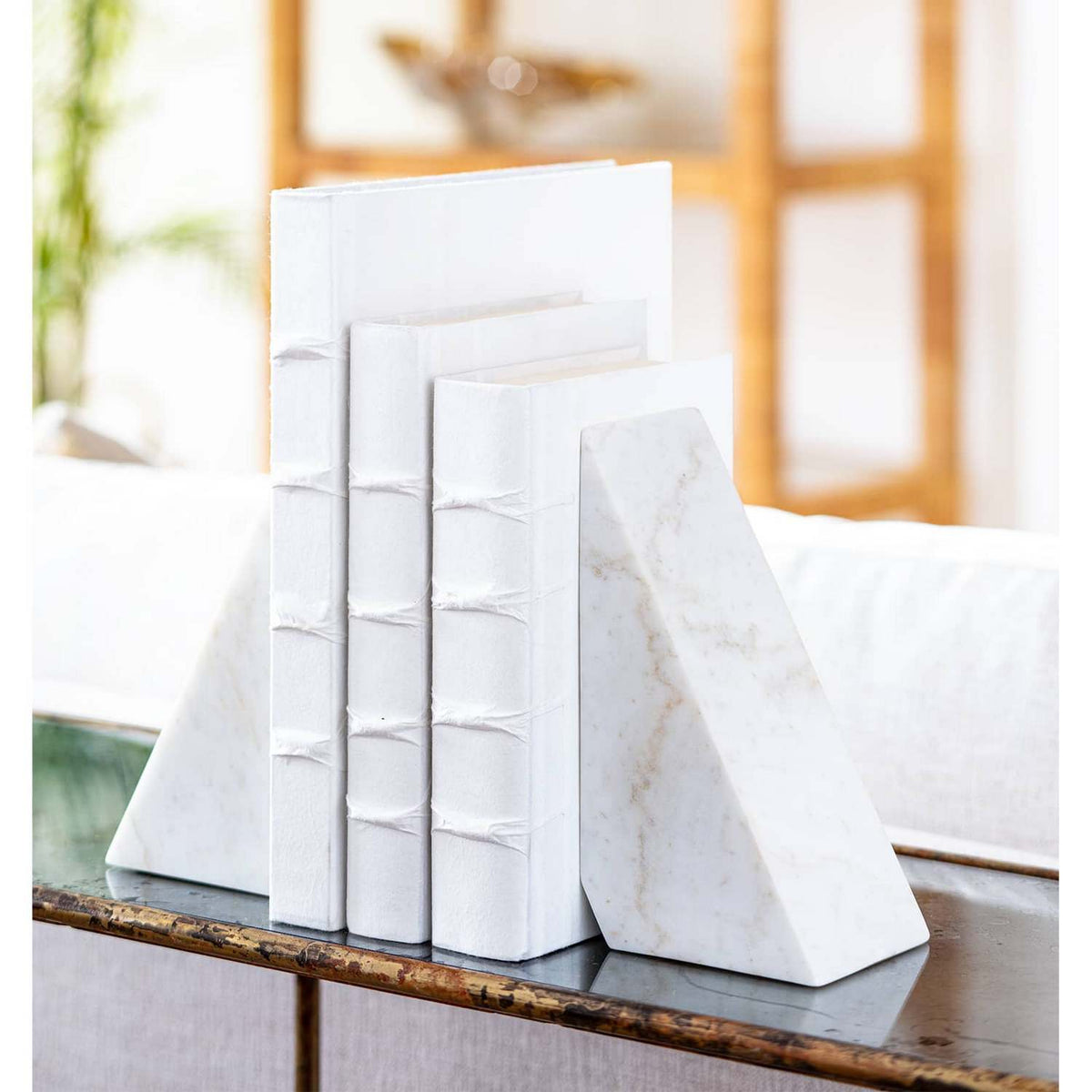 Regina Andrew - 20-1390WT - Book Ends - Othello - White