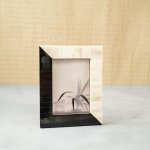 Design Shop Black & White Photo Frame