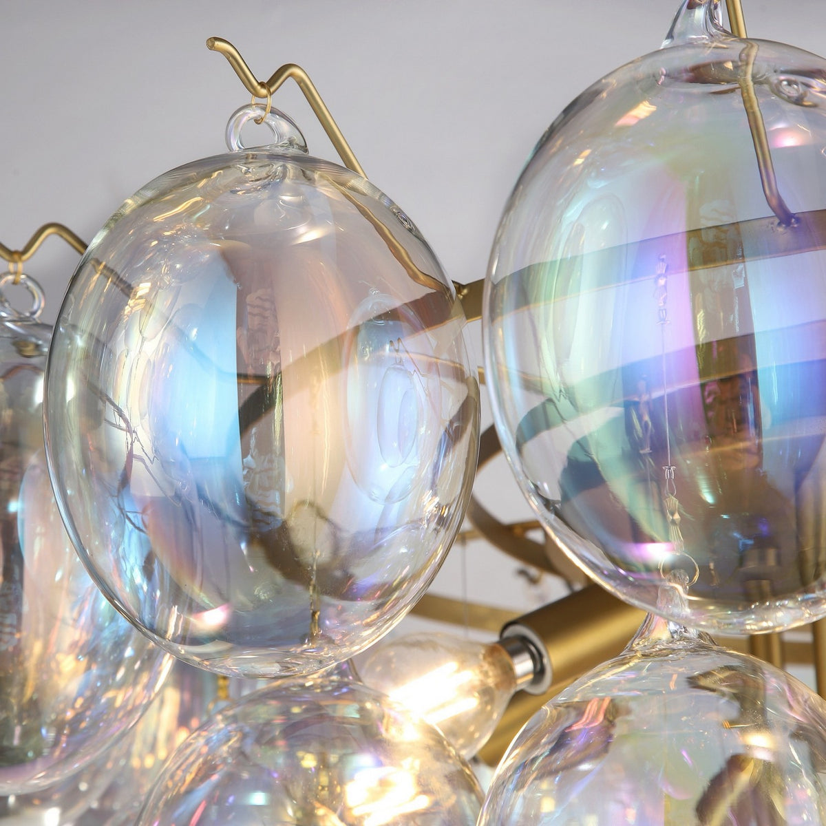 Artcraft - AC11994LU - 13 Light Chandelier - Globo - Brushed Brass, Iridescent