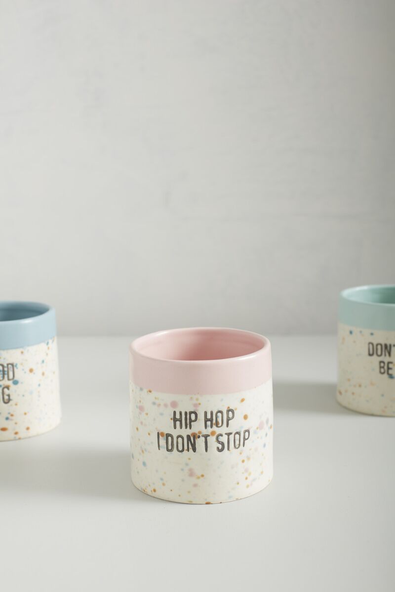 Design Shop Pink Spritz Easter Pot Hip Hop, 3.5" X 3.25".