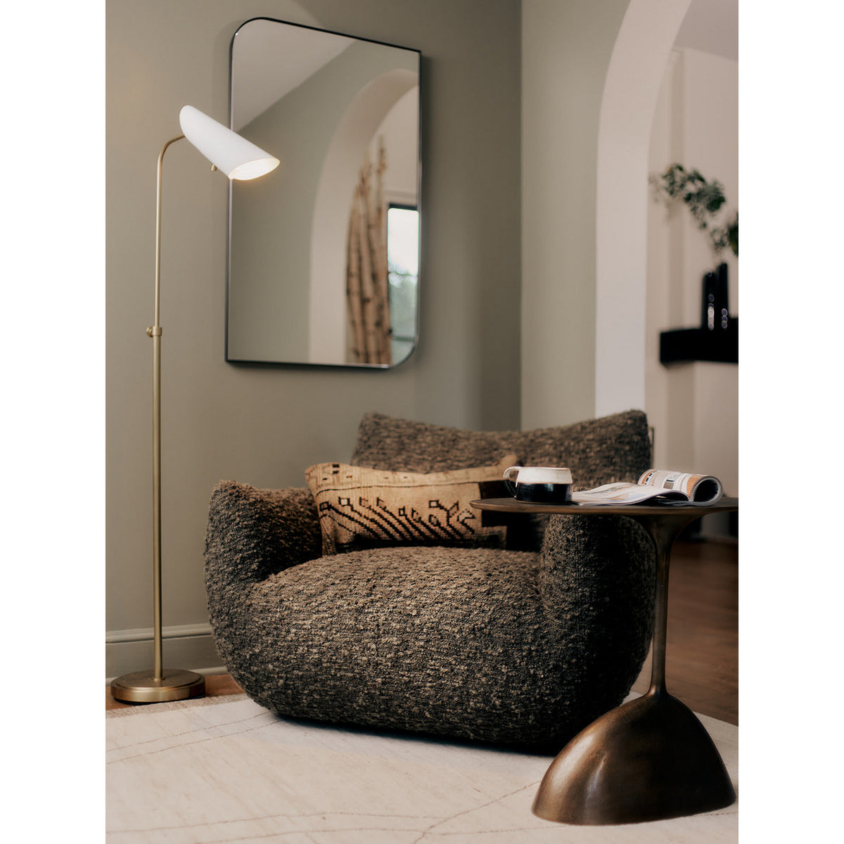 Regina Andrew - 14-1067WTNB - One Light Floor Lamp - Vest - White