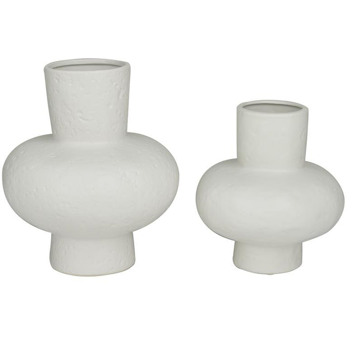 Design Shop  Cosmoliving By Cosmopolitan White Ceramic Gourd Style Vase