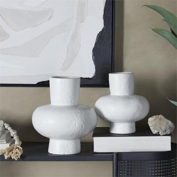 Design Shop  Cosmoliving By Cosmopolitan White Ceramic Gourd Style Vase