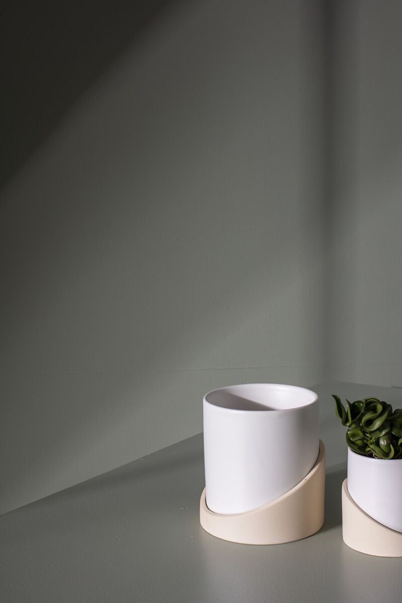 Design Shop White Brisbane Pot, 4.75" X 5.5".