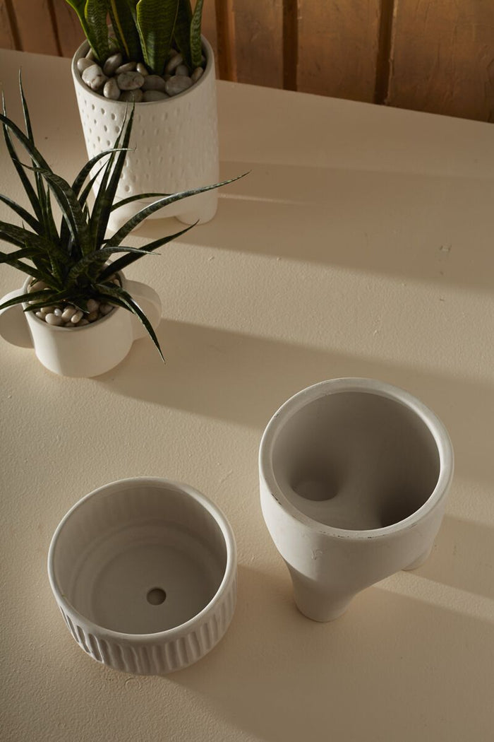 Design Shop White Dache Pot, 7.25" X 11.25".