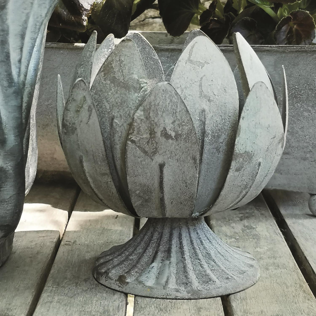 Design Shop Laurel Leaf Decorative Cachepot / Bowl w/Antique Stone Finish - Metal