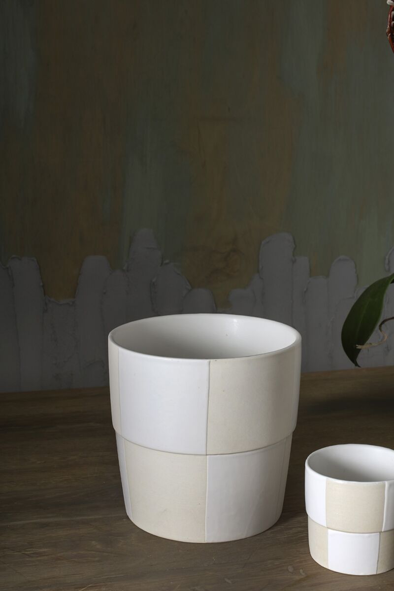 Design Shop Off-White Checkerboard Collection Pot, 6.75" X 6.75".