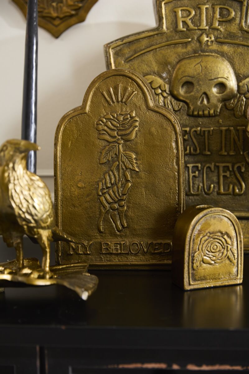 Design Shop Duelo Tombstone 8"x 2.5"x 12.25"