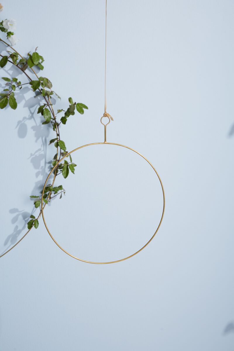 Design Shop Gold Brass Wreath Ring, 0.25" X 14".