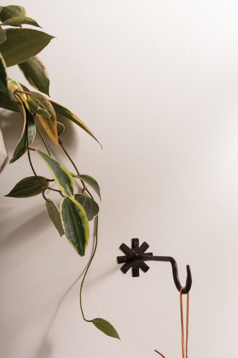 Design Shop Black Chet Wall Hanger, 8" X 2.5"