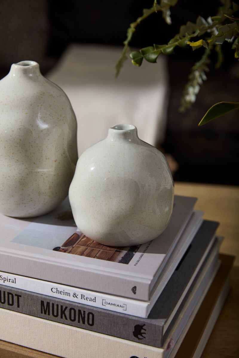 Design Shop Off-White Lori Budvase, 4.25" X 4.75", Set of 2.