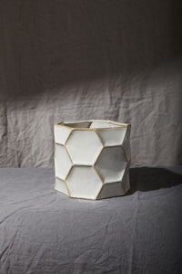 Design Shop Off-White Jabi Pot, 7.75" X 6.75".