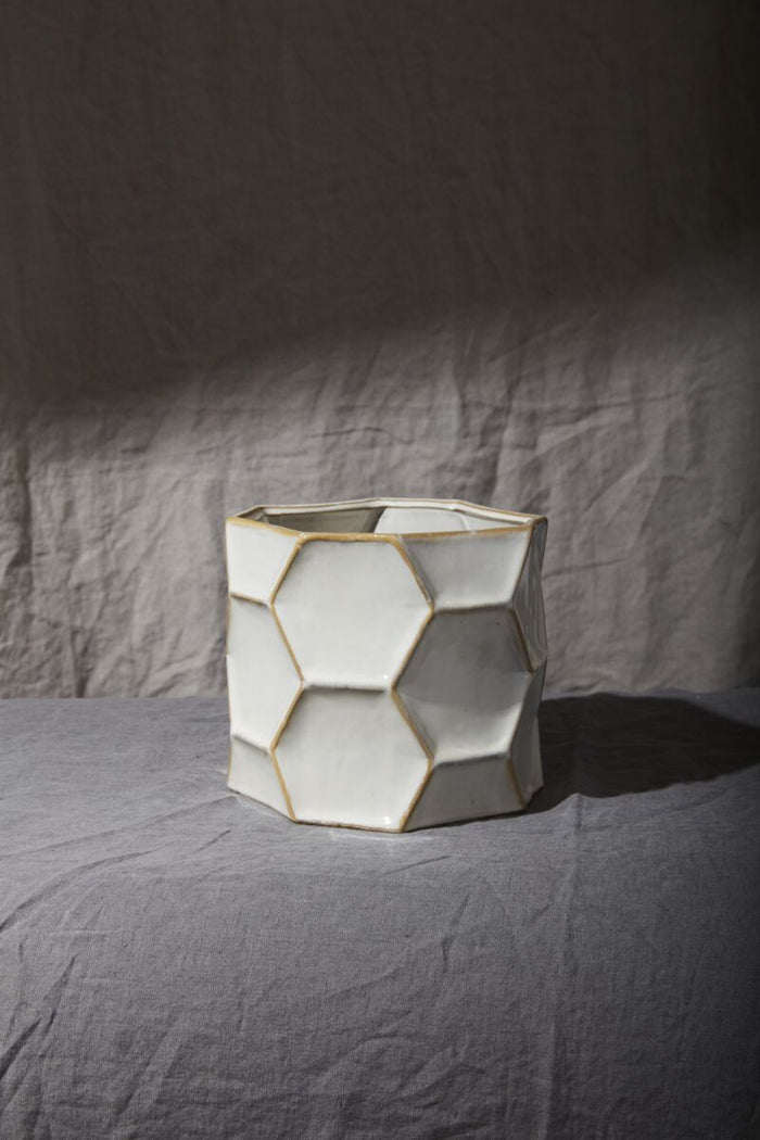 Design Shop Off-White Jabi Pot, 7.75" X 6.75".