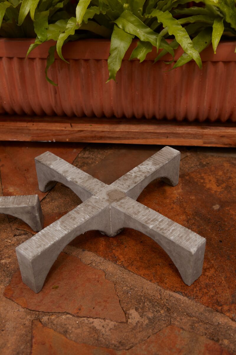 Design Shop Grey Lynwood Stand, 15.75" X 3.5".