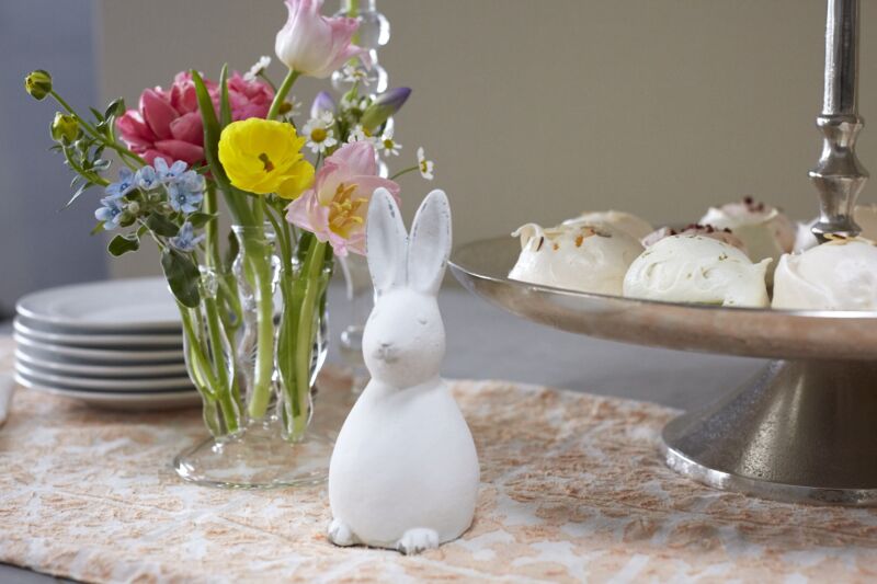 Design Shop White Doe Statue, 2.25" X 4.75", Set of 4.