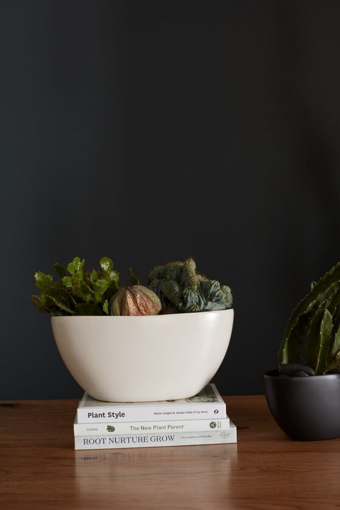 Design Shop White Metta Boat, 11.25" X 5.25".