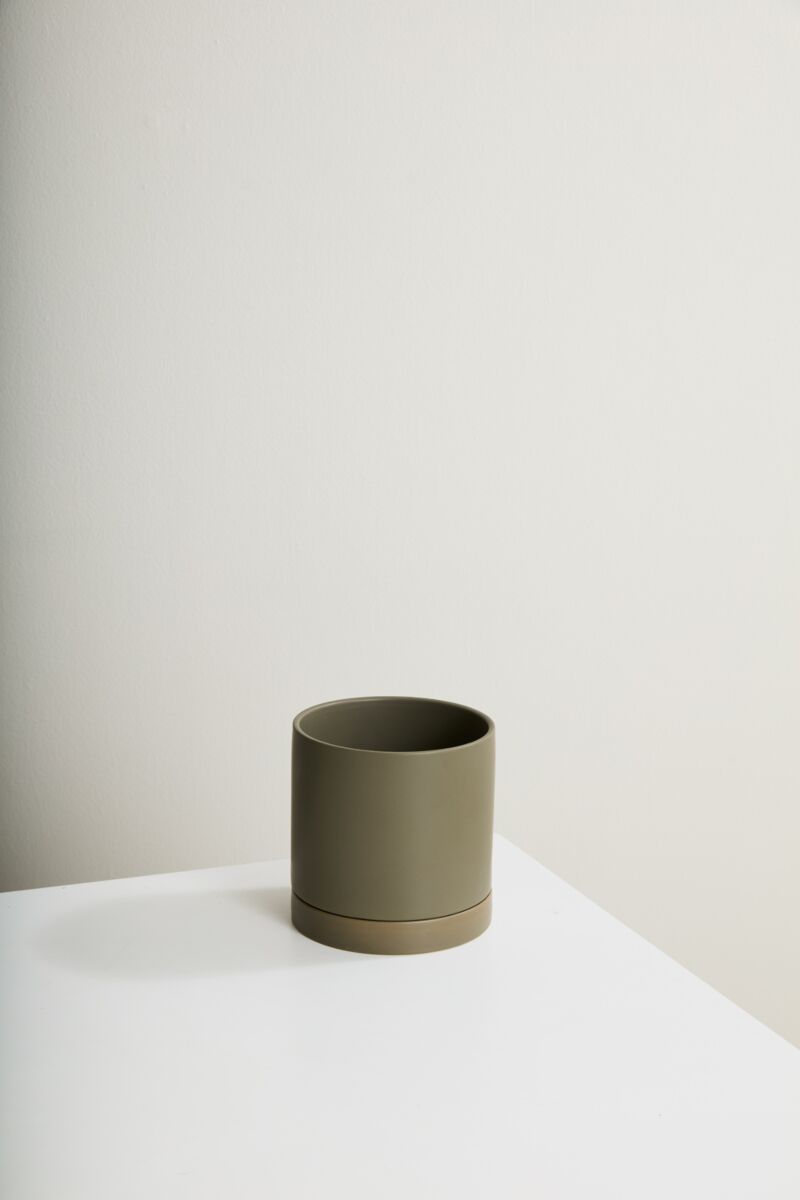 Design Shop Romey Neutral Pot with Saucer 7"x 7"