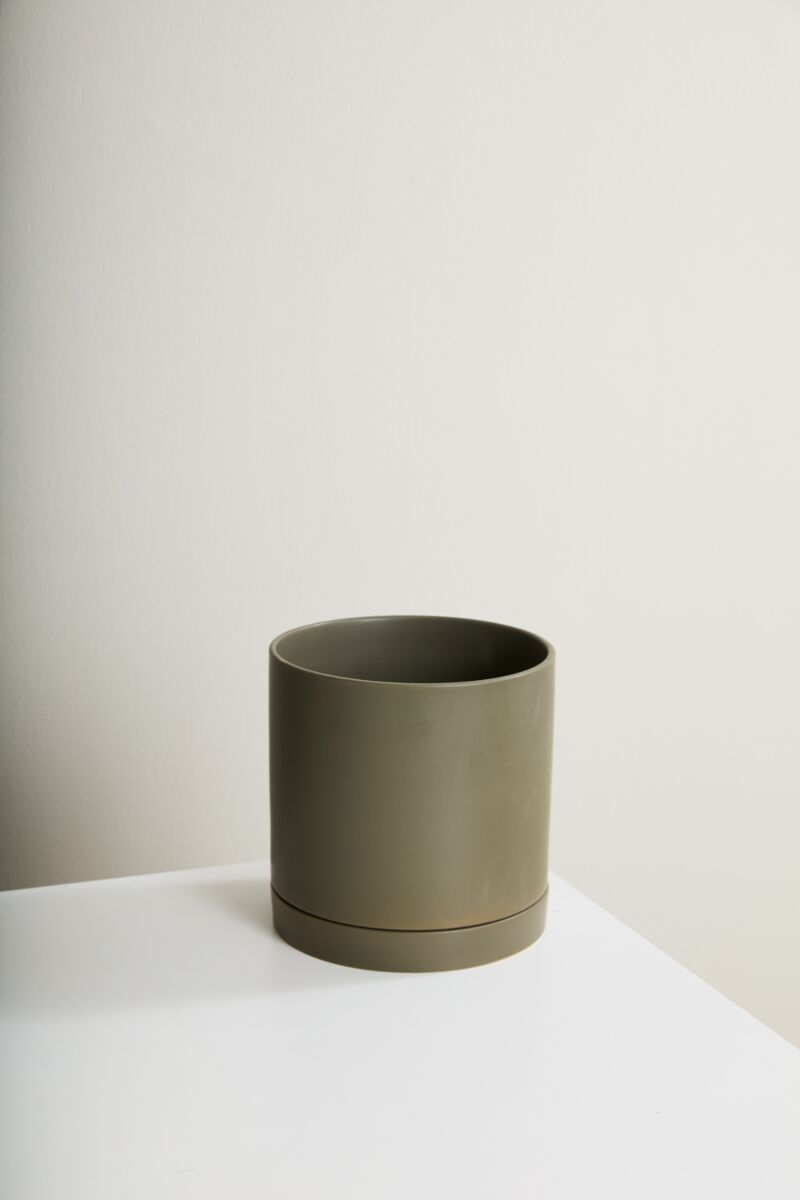 Design Shop Romey Neutral Pot with Saucer 10"x 10"