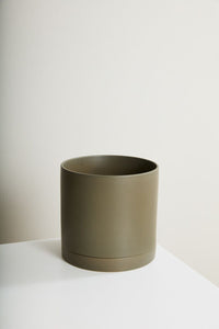 Design Shop Romey Neutral Pot with Saucer 12"x 12"