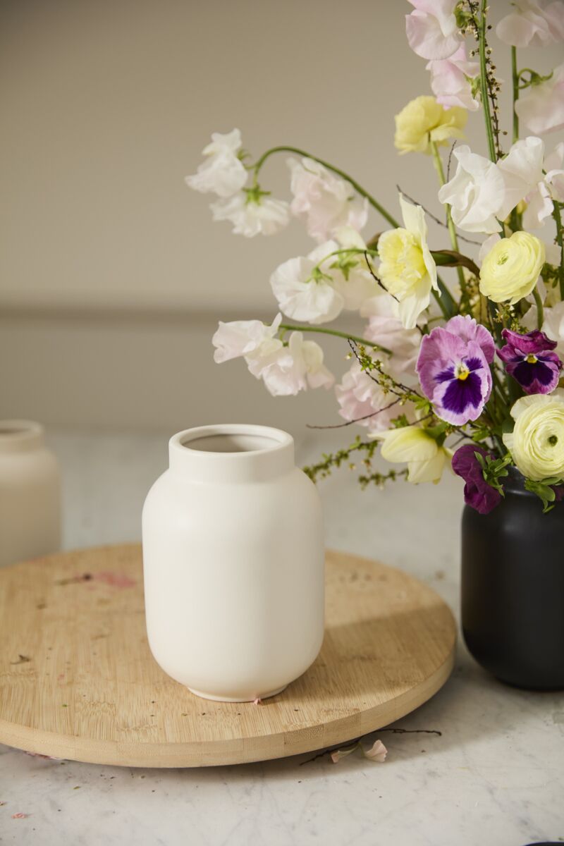 Design Shop White Susie Vase, 4" X 5.75", Set of 4.