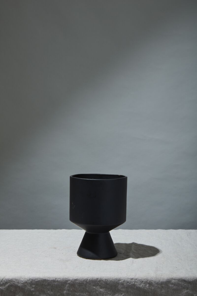 Design Shop De Vil Pot 5.25"x 7.5"