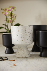 Design Shop White De Vil Pot, 6.5" X 9.25"