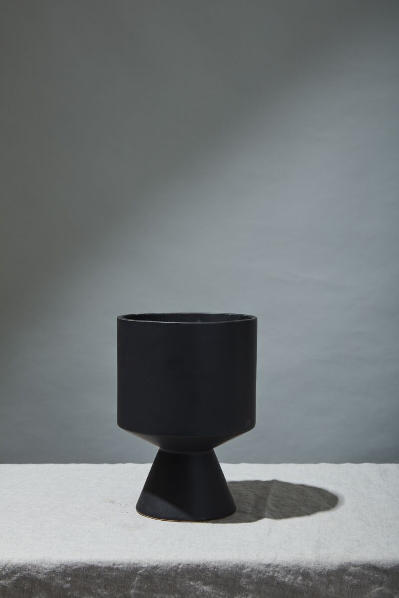 Design Shop De Vil Pot 6.5"x 9.25"