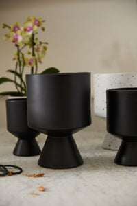 Design Shop De Vil Pot 6.5"x 9.25"