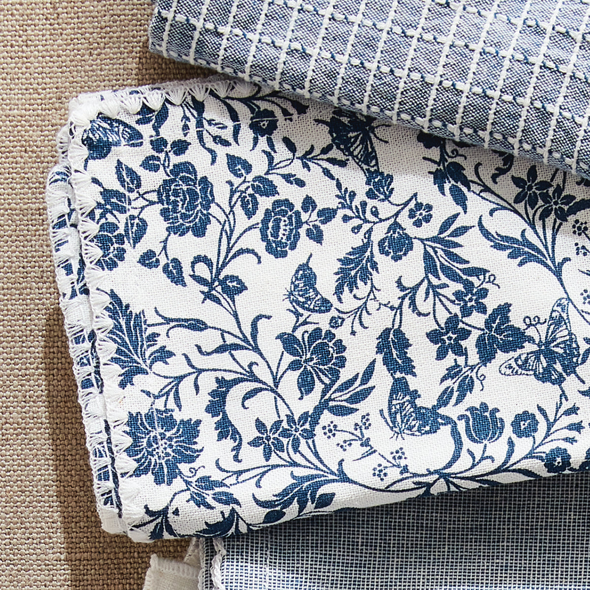 Design Shop Bella Dinner Napkins, Set Of 4