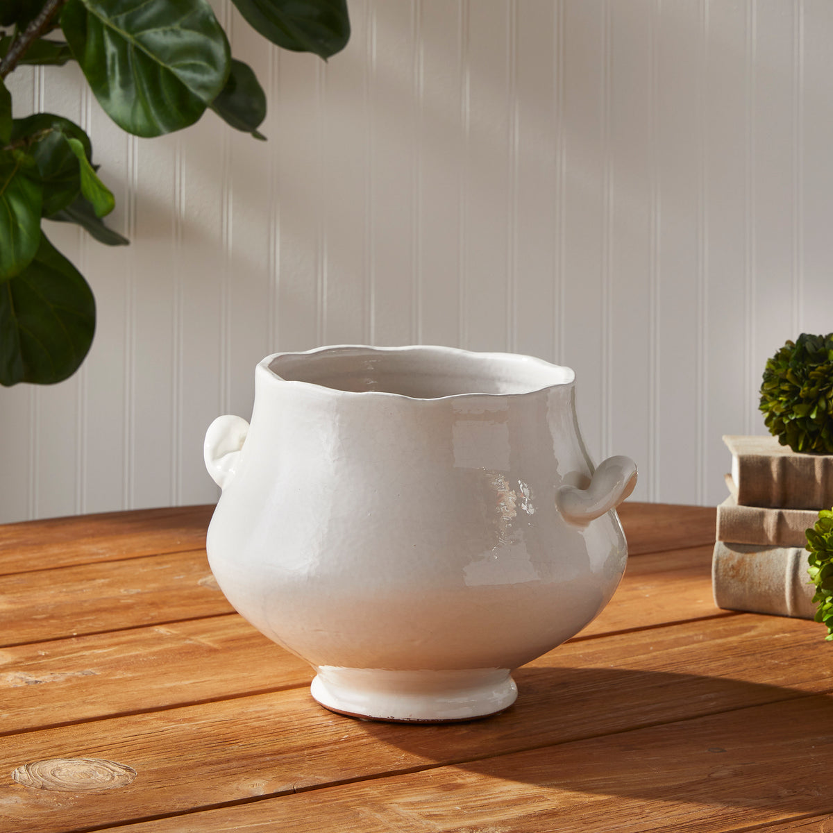 Design Shop Wellon Footed Cachepot Large