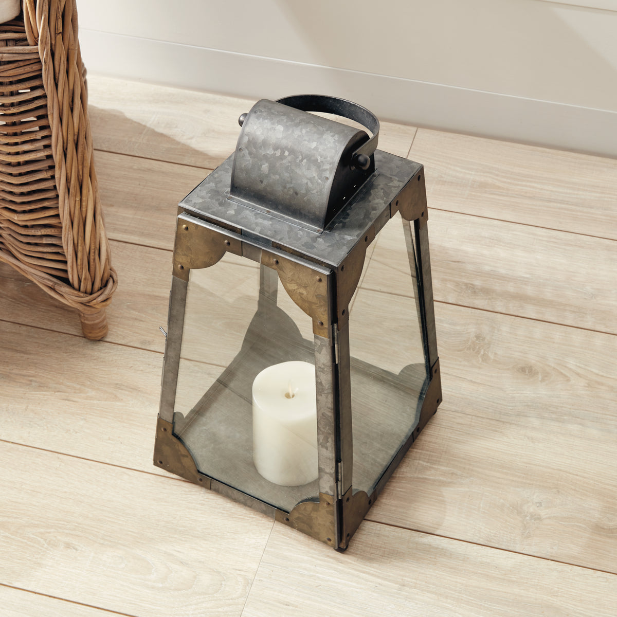 Design Shop Madera Outdoor Lantern Small