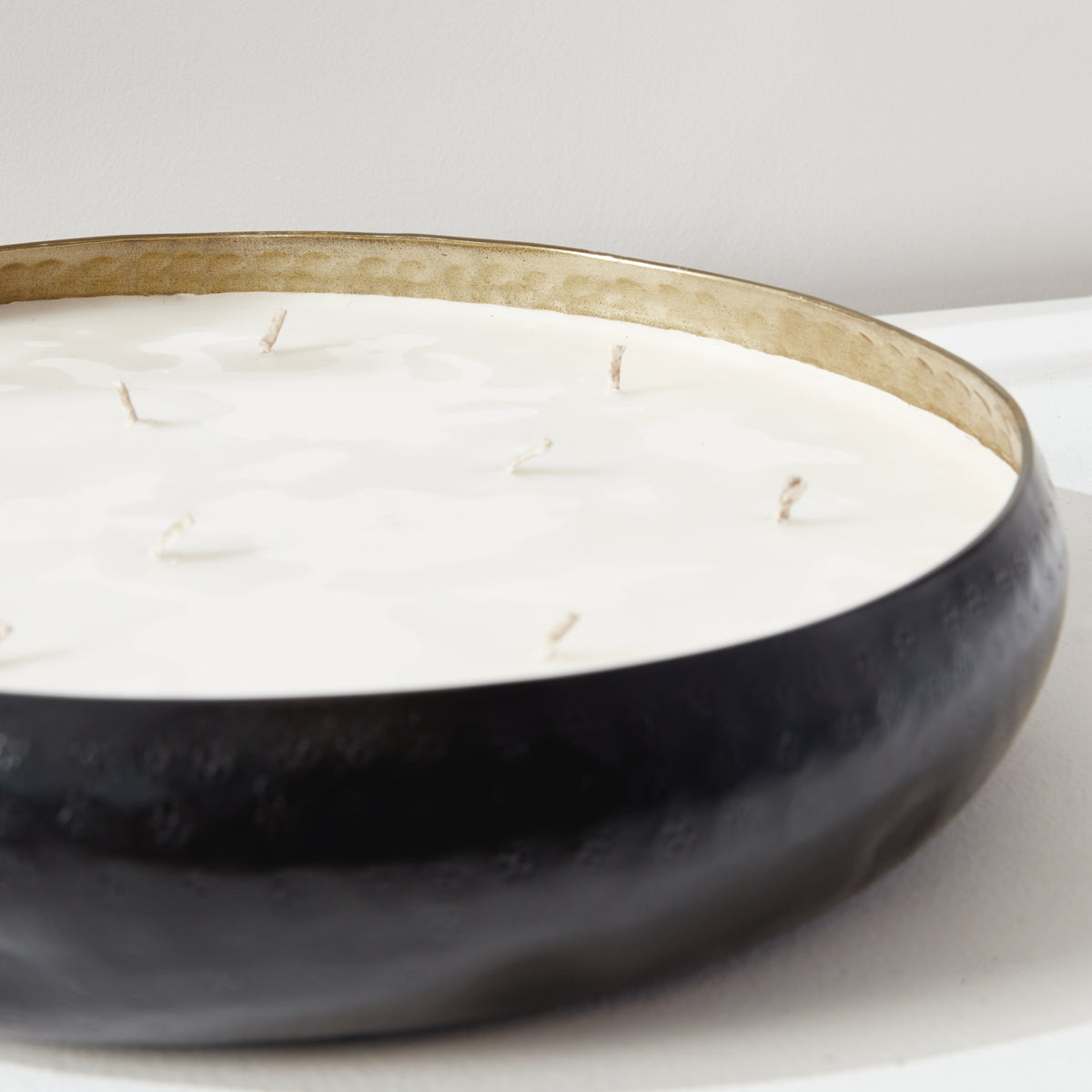 Design Shop Oudh Noir 10-Wick Candle Tray