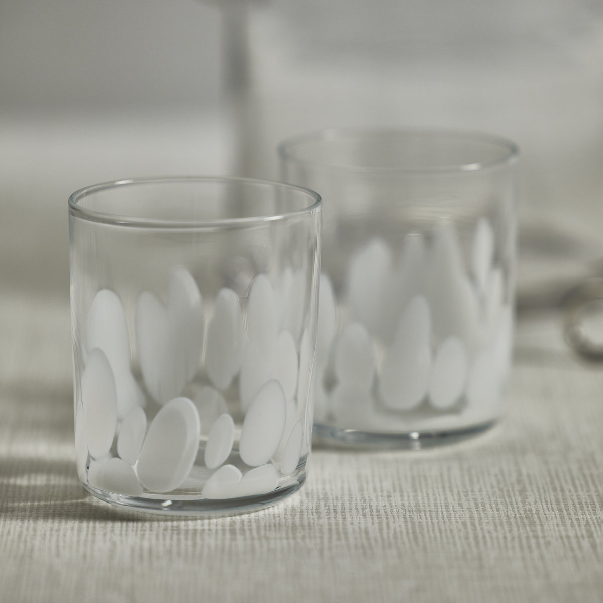Zodax Pacos White Spot Tumbler Glasses, Set of 4