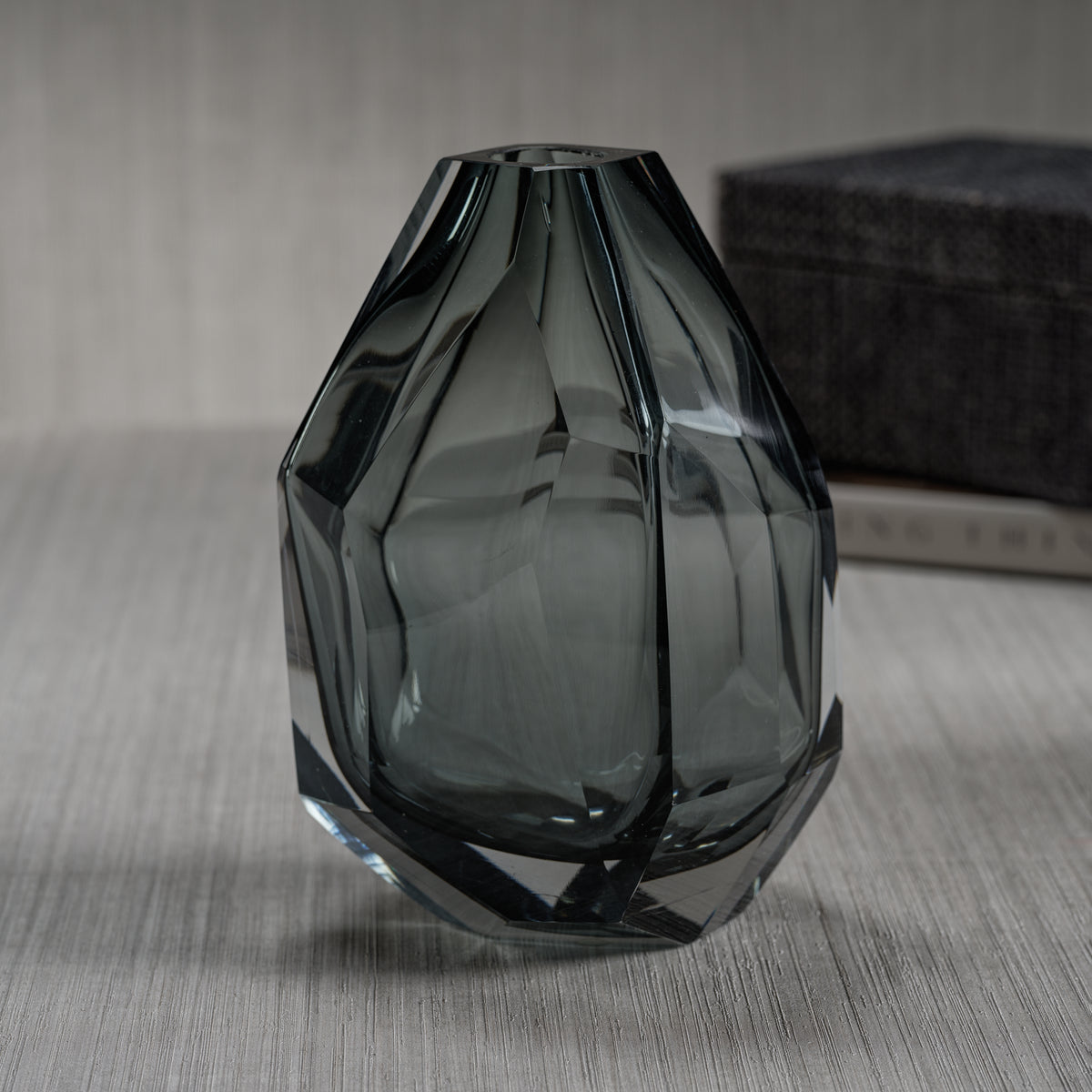 Zodax Getxo Faceted Artistry Glass Vase
