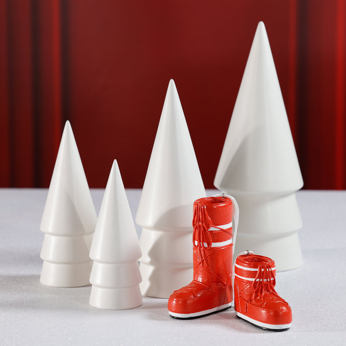 Zodax Après Ski Boot Holiday Ornaments, 6 Hanging Pieces (3 Sets of 2 Assorted Sizes), Red