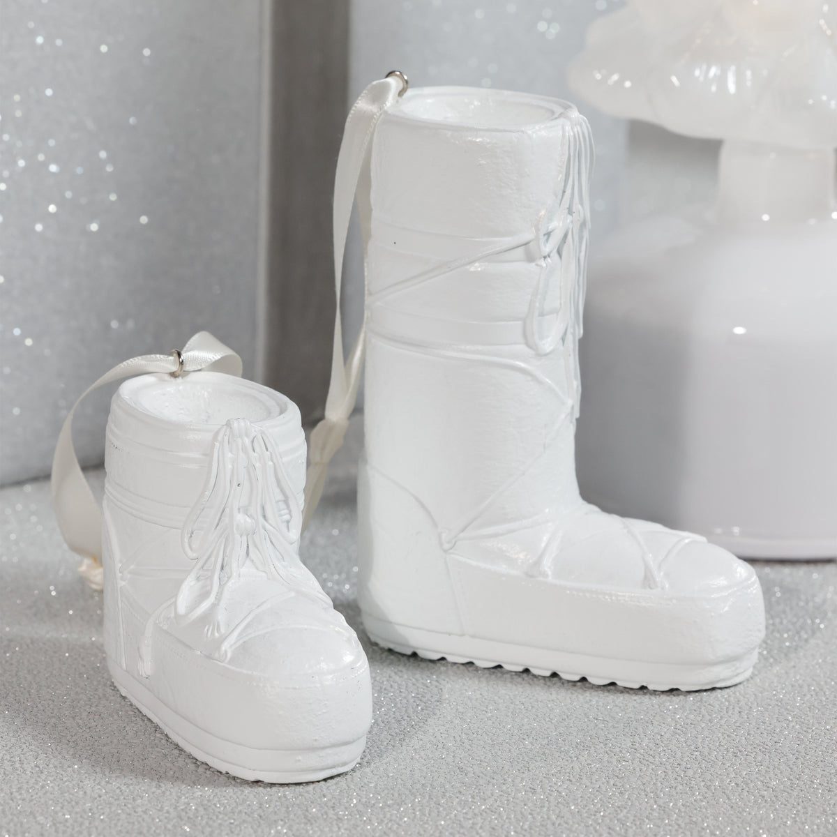 Zodax Après Ski Boot Holiday Ornaments, 6 Hanging Pieces (3 Sets of 2 Assorted Sizes), White