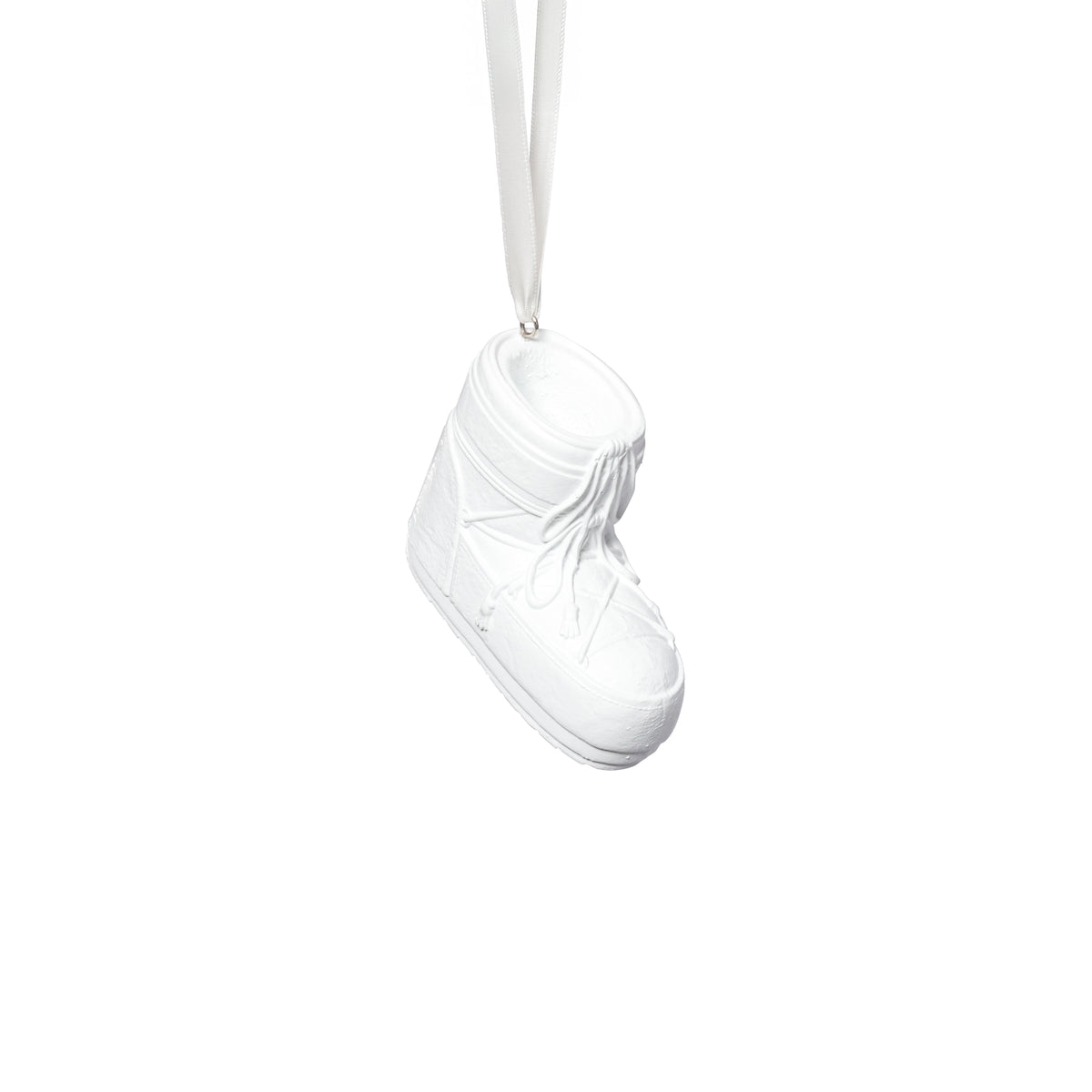 Zodax Après Ski Boot Holiday Ornaments, 6 Hanging Pieces (3 Sets of 2 Assorted Sizes), White