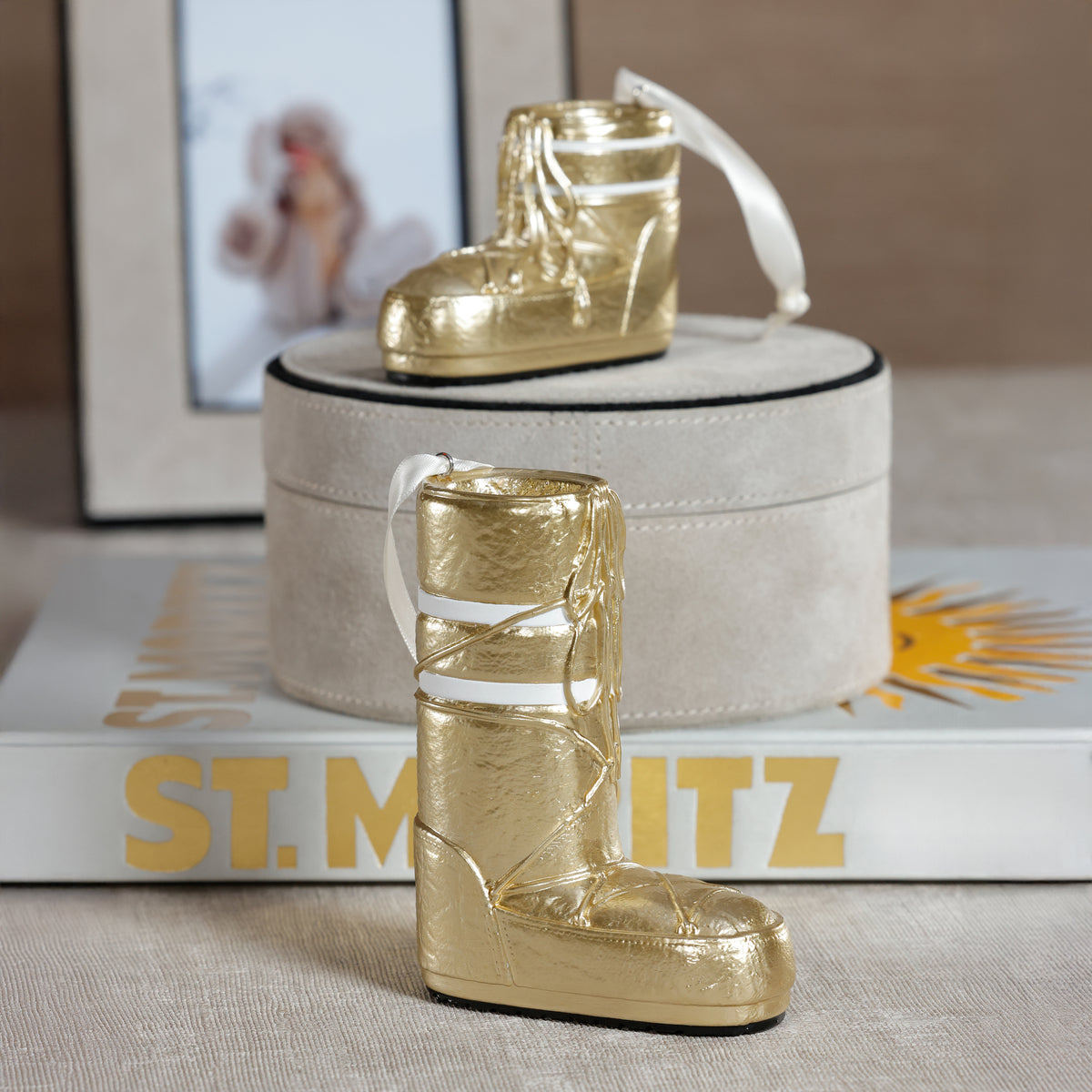 Zodax Après Ski Boot Holiday Ornaments, 6 Hanging Pieces (3 Sets of 2 Assorted Sizes), Gold