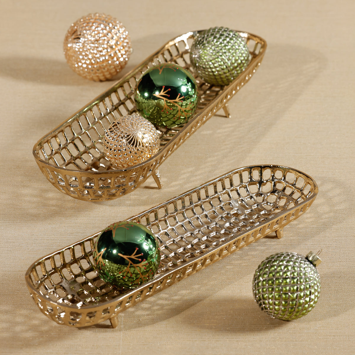 Zodax Reticolo Oval Gold Metal Decorative Footed Tray, 17.75"