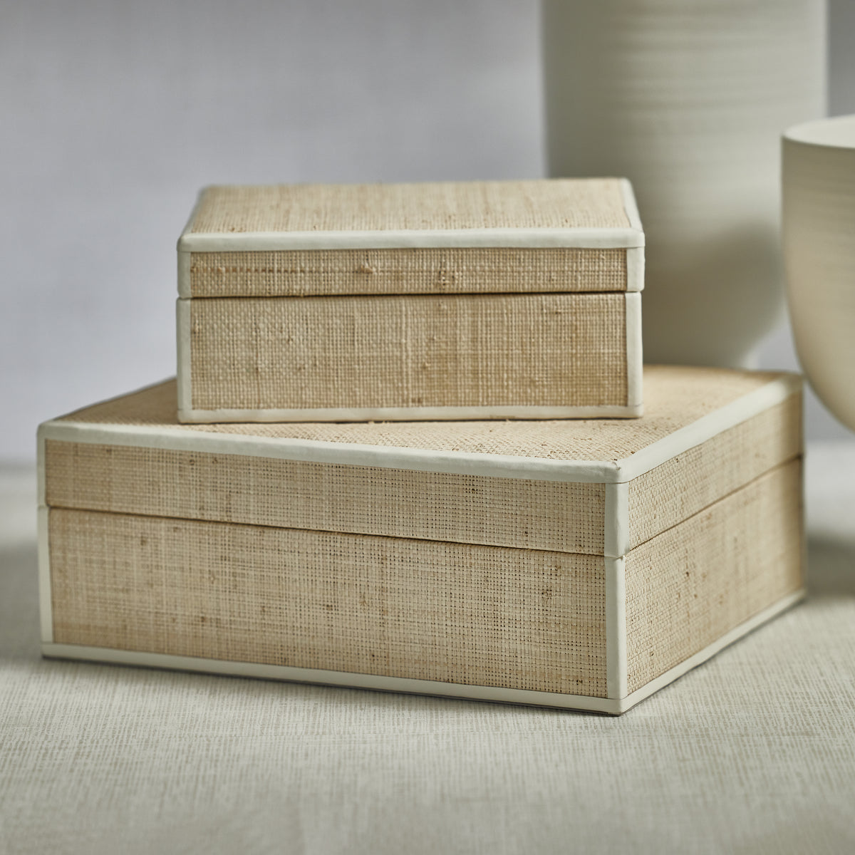 Zodax Reggio Natural Fiber Raffia Decorative Box, Large, White Leather Trim