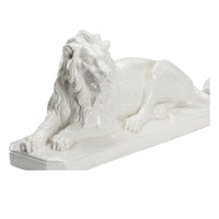 Chelsea House White Lions (PR)