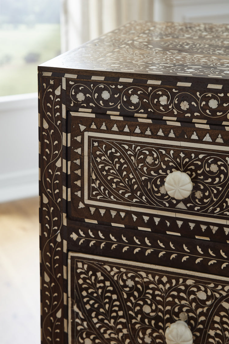 Chelsea House Aryana Chest