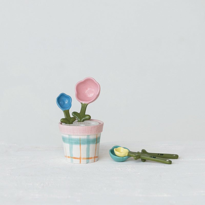 Design Shop Hand-Painted Stoneware Measuring Spoons w/ Pot Holder, Set of 5