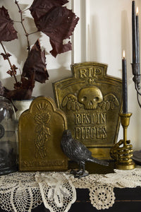 Design Shop Duelo Tombstone 8"x 2.5"x 12.25"