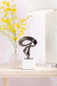 Villa & House Hanya Statue, Bronze