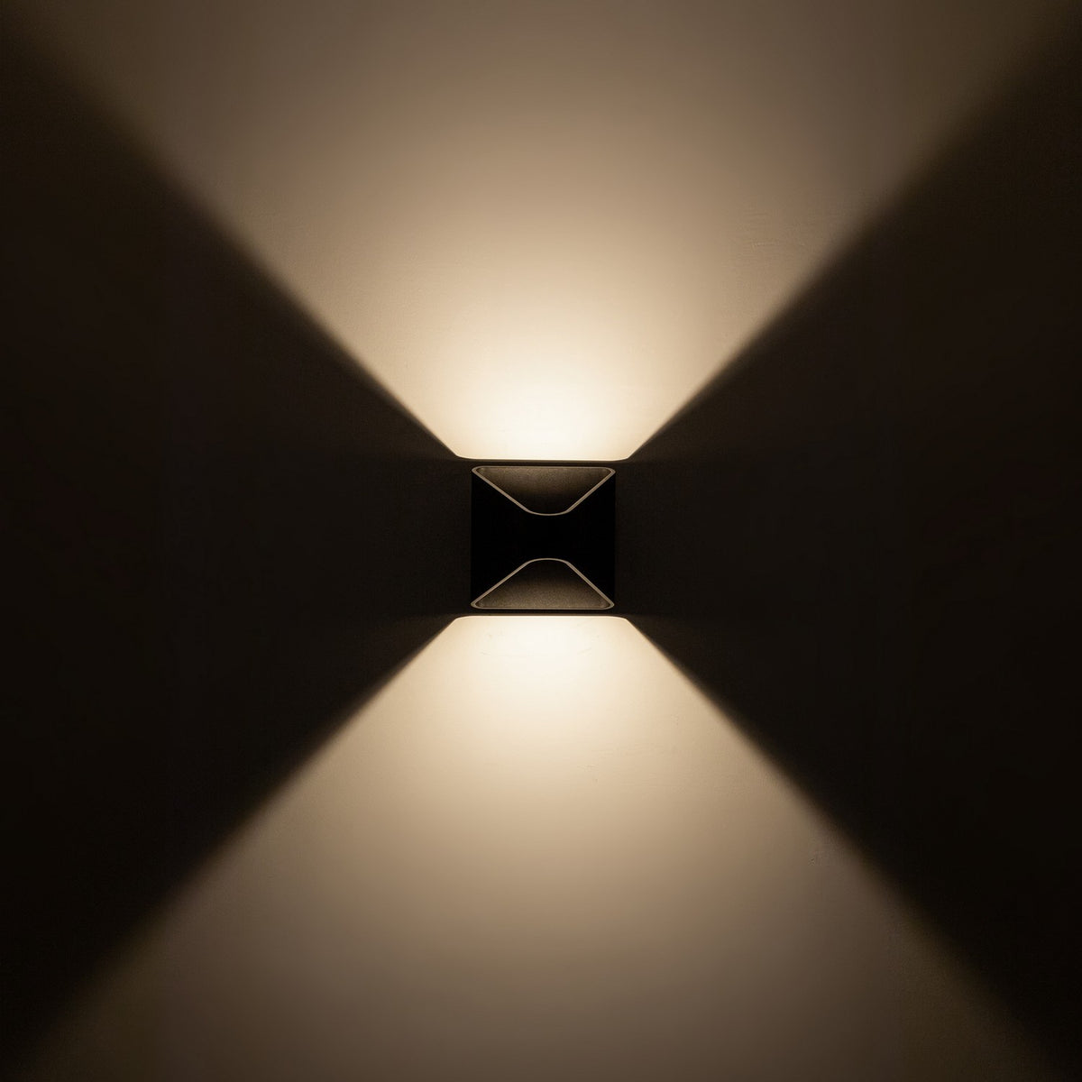 Kuzco Lighting - EW33806-BK-UNV-010 - LED Exterior Wall Sconce - Ellis - Black