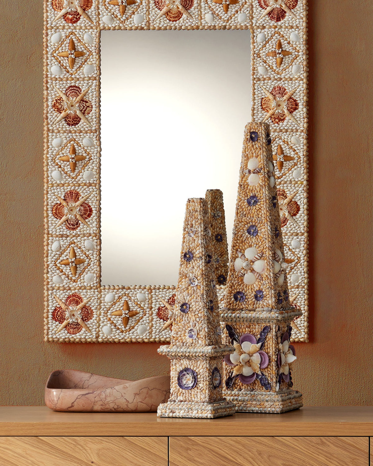 Currey and Company - 1200-1042 - Obelisk - Coquillage - Natural