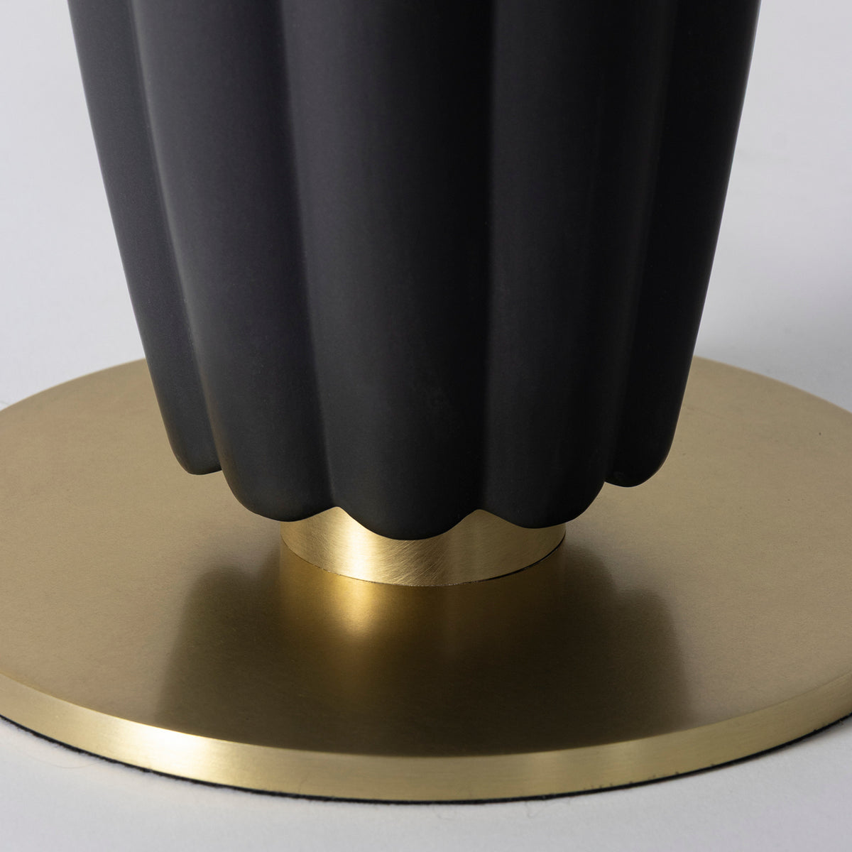 Regina Andrew - 13-1709BLK - One Light Table Lamp - Crocus - Black