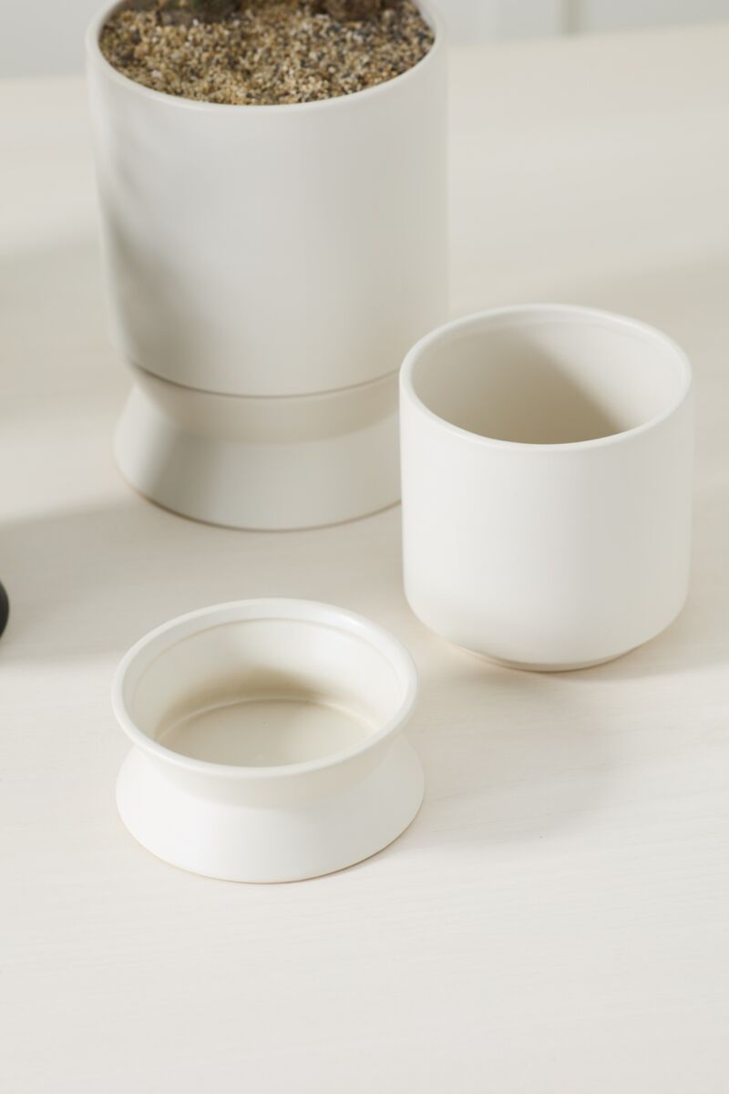 Design Shop Madison Pot with Saucer 6.75"x 8.75"