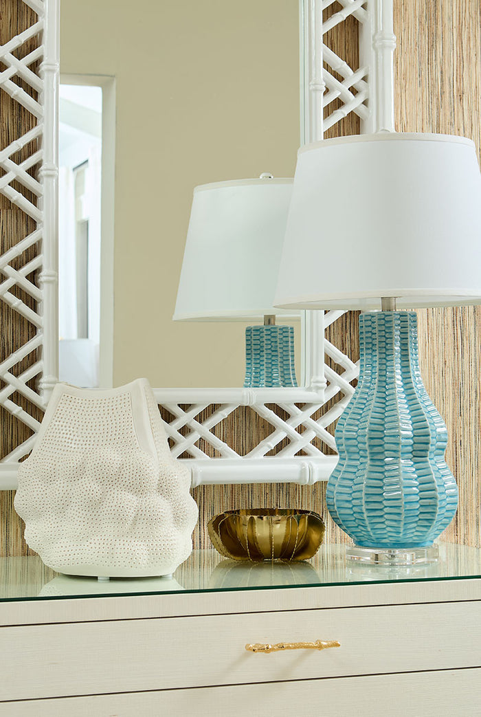 Villa & House Quinn Lamp with Shade 17-inch White Linen, with Nickel, Waterfall Blue